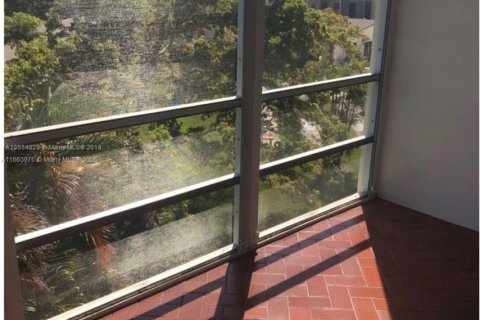 Condominio en alquiler en Hallandale Beach, Florida, 1 dormitorio, 66.89 m2 № 1891261 - foto 4