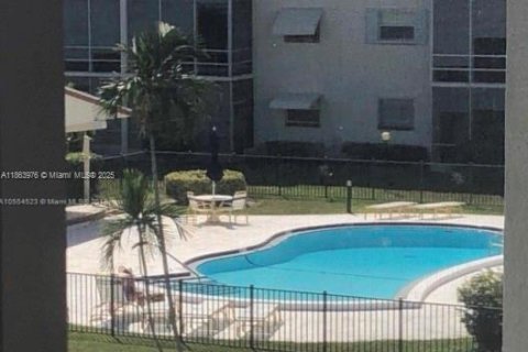 Condominio en alquiler en Hallandale Beach, Florida, 1 dormitorio, 66.89 m2 № 1891261 - foto 14