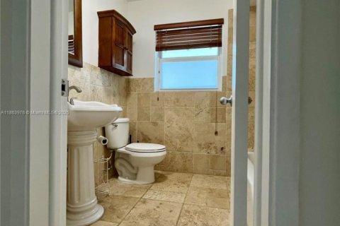 Condominio en alquiler en Hallandale Beach, Florida, 1 dormitorio, 66.89 m2 № 1891261 - foto 12