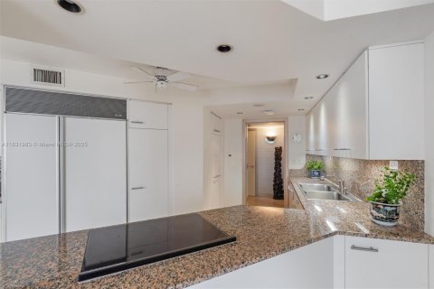 Condo in Fort Lauderdale, Florida, 4 bedrooms  № 1836480 - photo 18