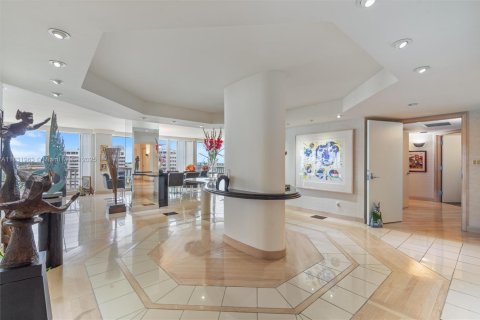 Condo in Fort Lauderdale, Florida, 4 bedrooms  № 1836480 - photo 9