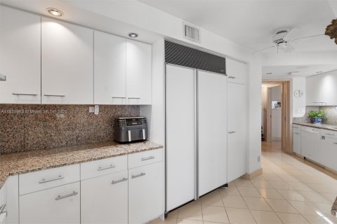 Condo in Fort Lauderdale, Florida, 4 bedrooms  № 1836480 - photo 17