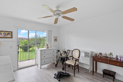 Condominio en venta en Pembroke Pines, Florida, 2 dormitorios, 96.99 m2 № 1951950 - foto 14