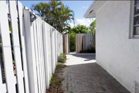 Casa en venta en Sunrise, Florida, 3 dormitorios, 145.58 m2 № 1953015 - foto 21