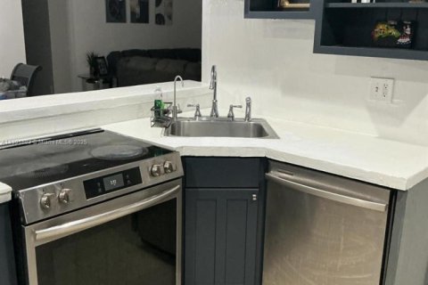 Casa en venta en Sunrise, Florida, 3 dormitorios, 145.58 m2 № 1953015 - foto 10