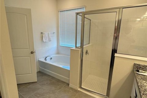 Casa en alquiler en Kissimmee, Florida, 4 dormitorios, 258.92 m2 № 1868991 - foto 15