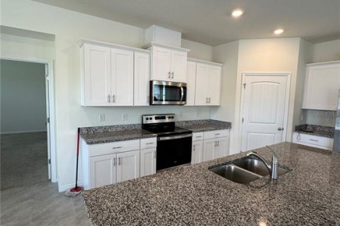 Casa en alquiler en Kissimmee, Florida, 4 dormitorios, 258.92 m2 № 1868991 - foto 12