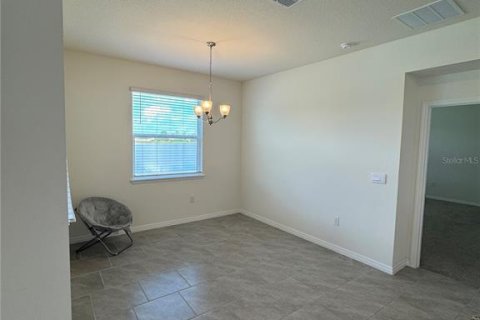 Casa en alquiler en Kissimmee, Florida, 4 dormitorios, 258.92 m2 № 1868991 - foto 11