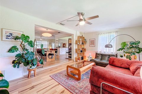 Casa en venta en Saint Petersburg, Florida, 3 dormitorios, 140.84 m2 № 1884974 - foto 12