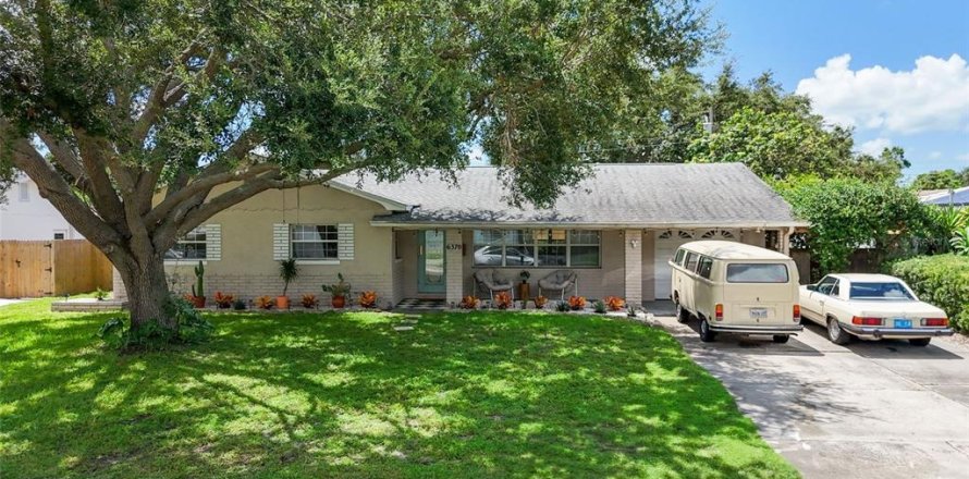 Casa en Saint Petersburg, Florida 3 dormitorios, 140.84 m2 № 1884974