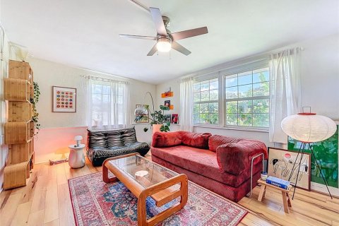 Casa en venta en Saint Petersburg, Florida, 3 dormitorios, 140.84 m2 № 1884974 - foto 11