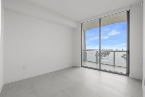 Copropriété à louer à Miami, Floride: 1 chambre, 112.97 m2 № 2376889 - photo 12