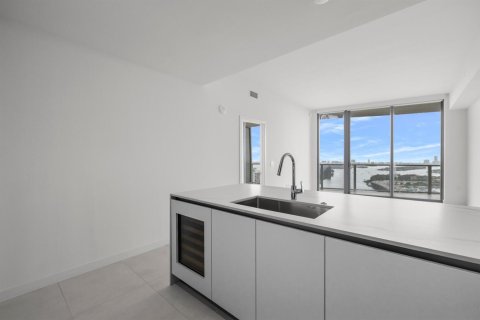 Copropriété à louer à Miami, Floride: 1 chambre, 112.97 m2 № 2376889 - photo 8