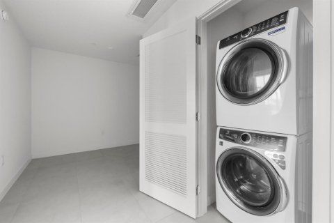 Copropriété à louer à Miami, Floride: 1 chambre, 112.97 m2 № 2376889 - photo 5