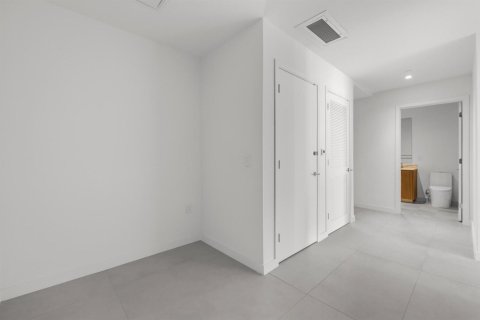 Copropriété à louer à Miami, Floride: 1 chambre, 112.97 m2 № 2376889 - photo 4