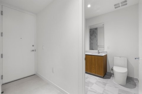 Copropriété à louer à Miami, Floride: 1 chambre, 112.97 m2 № 2376889 - photo 2