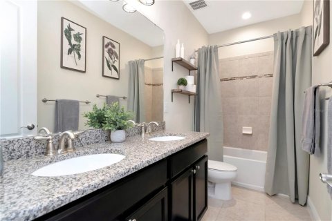 House in Land O' Lakes, Florida 4 bedrooms, 208.66 sq.m. № 1620799 - photo 28