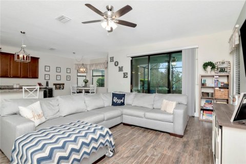 House in Land O' Lakes, Florida 4 bedrooms, 208.66 sq.m. № 1620799 - photo 11