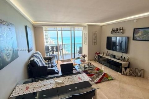 Condo in Hallandale Beach, Florida, 2 bedrooms № 2153590 - photo 5