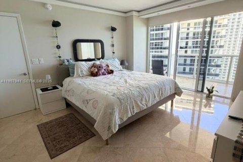 Condo in Hallandale Beach, Florida, 2 bedrooms № 2153590 - photo 19