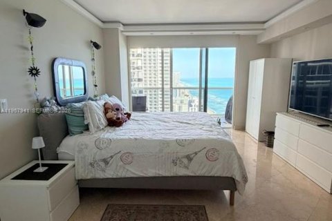 Condo in Hallandale Beach, Florida, 2 bedrooms № 2153590 - photo 16