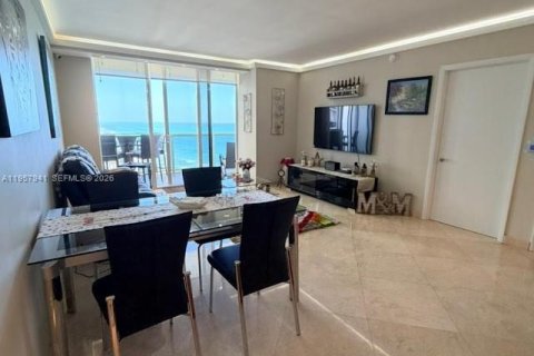 Condo in Hallandale Beach, Florida, 2 bedrooms № 2153590 - photo 4
