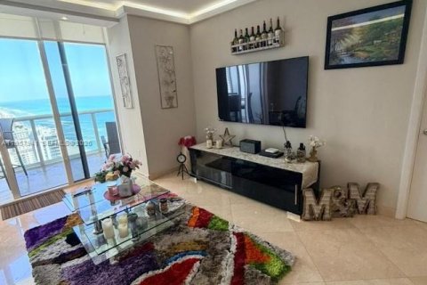 Condo in Hallandale Beach, Florida, 2 bedrooms № 2153590 - photo 6