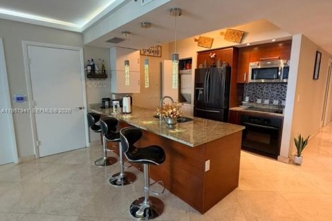 Condo in Hallandale Beach, Florida, 2 bedrooms № 2153590 - photo 13