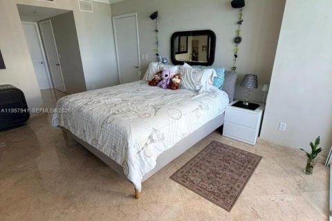 Condo in Hallandale Beach, Florida, 2 bedrooms № 2153590 - photo 21