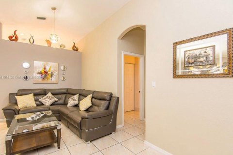 Villa ou maison à louer à Homestead, Floride: 3 chambres, 138.8 m2 № 1971374 - photo 11