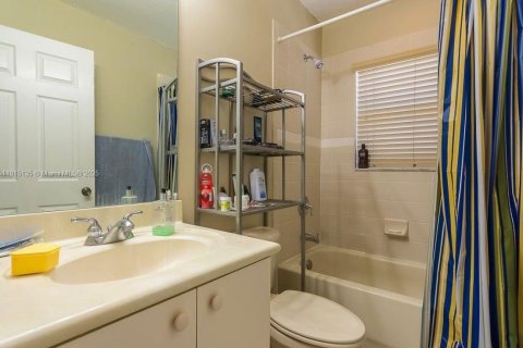 Villa ou maison à louer à Homestead, Floride: 3 chambres, 138.8 m2 № 1971374 - photo 15