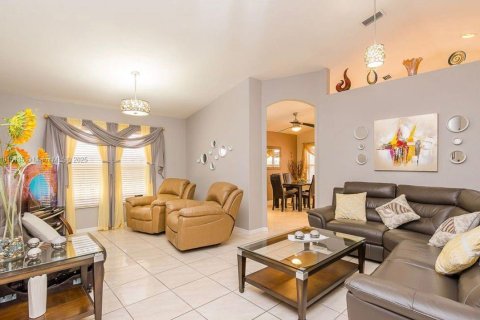 Villa ou maison à louer à Homestead, Floride: 3 chambres, 138.8 m2 № 1971374 - photo 6