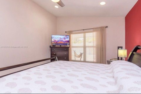 Villa ou maison à louer à Homestead, Floride: 3 chambres, 138.8 m2 № 1971374 - photo 13