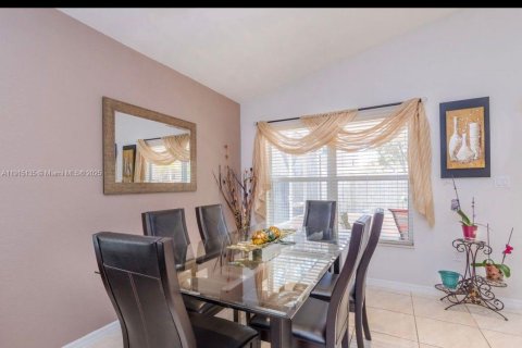 Villa ou maison à louer à Homestead, Floride: 3 chambres, 138.8 m2 № 1971374 - photo 10