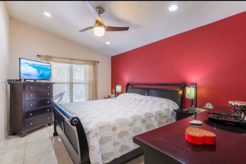 Villa ou maison à louer à Homestead, Floride: 3 chambres, 138.8 m2 № 1971374 - photo 14