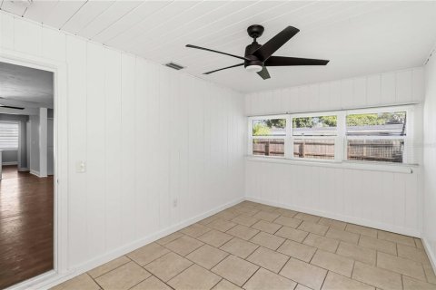 House in Tampa, Florida 4 bedrooms, 158.58 sq.m. № 2379422 - photo 18