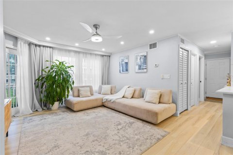 Condominio en venta en Orlando, Florida, 2 dormitorios, 87.61 m2 № 1835737 - foto 5