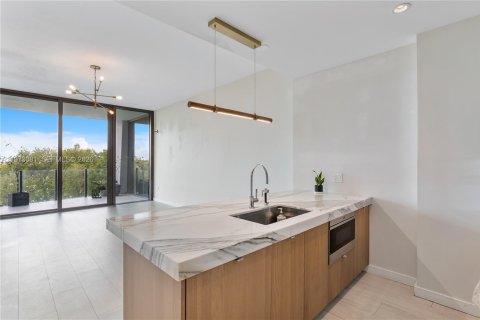 Купить кондоминиум в Майами, Флорида 1 комната, 64.57м2, № 2046748 - фото 2