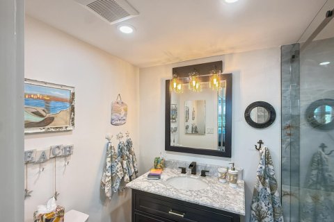 Condo in Pompano Beach, Florida, 1 bedroom № 2250240 - photo 13