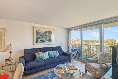 Condo in Pompano Beach, Florida, 1 bedroom № 2250240 - photo 7