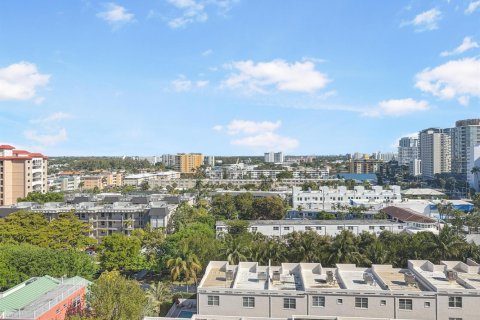Condo in Pompano Beach, Florida, 1 bedroom № 2250240 - photo 17