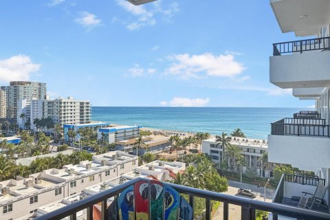 Condo in Pompano Beach, Florida, 1 bedroom № 2250240