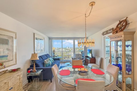 Condo in Pompano Beach, Florida, 1 bedroom № 2250240 - photo 4
