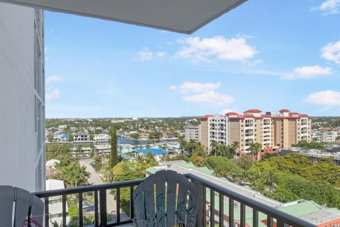 Condo in Pompano Beach, Florida, 1 bedroom № 2250240 - photo 2