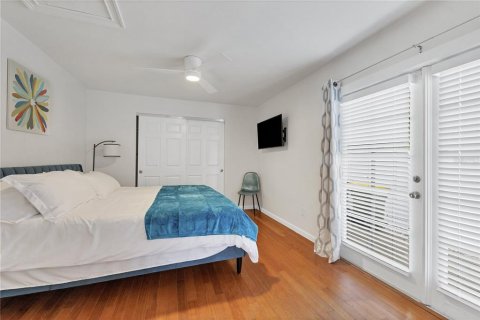 House in Sarasota, Florida 4 bedrooms, 163.51 sq.m. № 2238639 - photo 16
