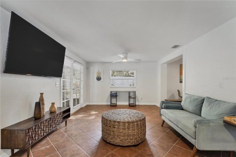 House in Sarasota, Florida 4 bedrooms, 163.51 sq.m. № 2238639 - photo 7