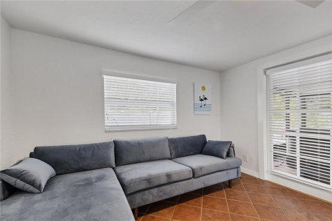 House in Sarasota, Florida 4 bedrooms, 163.51 sq.m. № 2238639 - photo 10