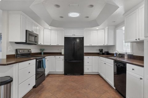 House in Sarasota, Florida 4 bedrooms, 163.51 sq.m. № 2238639 - photo 12