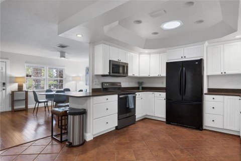 House in Sarasota, Florida 4 bedrooms, 163.51 sq.m. № 2238639 - photo 13