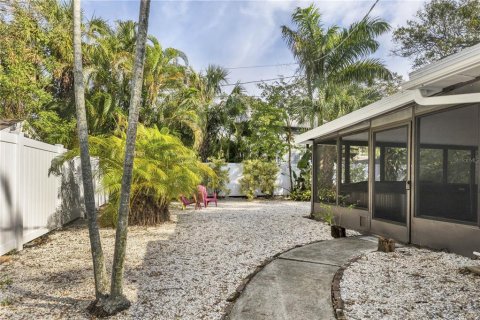 House in Sarasota, Florida 4 bedrooms, 163.51 sq.m. № 2238639 - photo 25